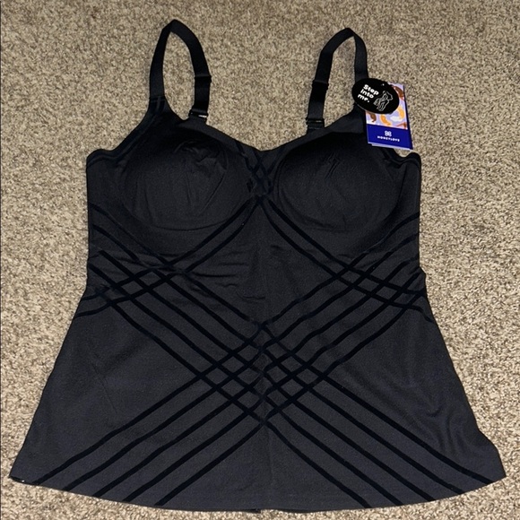Honeylove Tops - NWT Honeylove Black Lift Wear Tank Top